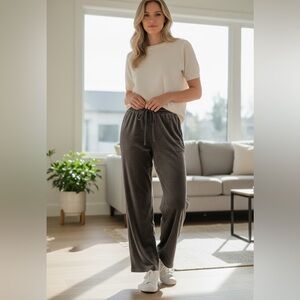 BP. Gray Chai Velour Sweatpants M NWT | Plush Texture Cozy‑Luxe Loungewear
